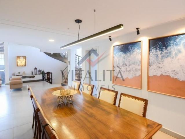 Casa Para Venda E Aluguel Em Alphaville de 350.00 m² Com 5 Quartos, 5 Suites E 6 Garagens