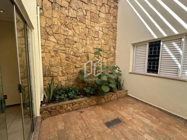Casa para venda e aluguel em Centro de 276.00m² com 4 Quartos, 1 Suite e 2 Garagens