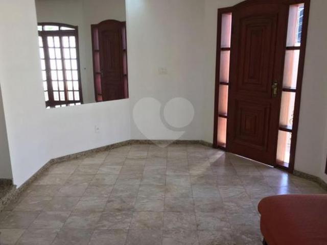 Casa para venda e aluguel em Jardim Da Fonte de 200.00m² com 3 Quartos, 2 Suites e 8 Garagens