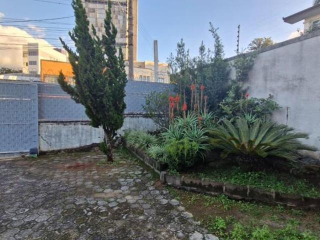 Casa para venda e aluguel em São Francisco de 170.00m² com 2 Quartos e 6 Garagens