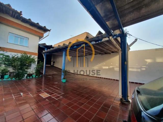 Imóvel de Luxo na Vila Mariana: Casa com 2 quartos, 3 banheiros, 10 vagas de garagem e 550m² em São