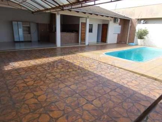 Casa para venda e locação com 3 quartos no Bandeirantes, Lucas do Rio Verde