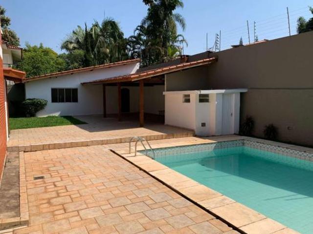 Casa para venda e locação em Jardim Morumbi com 4 quartos, sendo 2 suítes, 450m²
