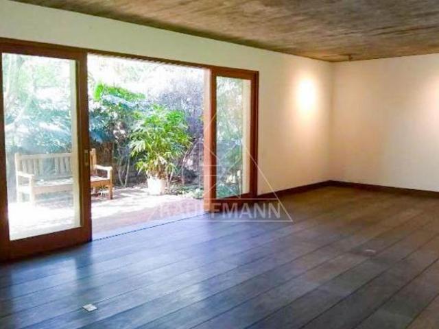 Casa para Venda e Locação na Cidade Jardim 4 Suítes 5 Vagas 599,00m² A.U
