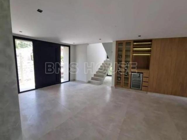 Casa para Venda em Cotia, Bosque do Vianna, 4 dormitórios, 4 suítes, 6 banheiros, 3 vagas