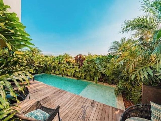 Casa para Venda em Cotia, Granja Viana, 3 dormitórios, 3 suítes, 4 banheiros, 6 vagas