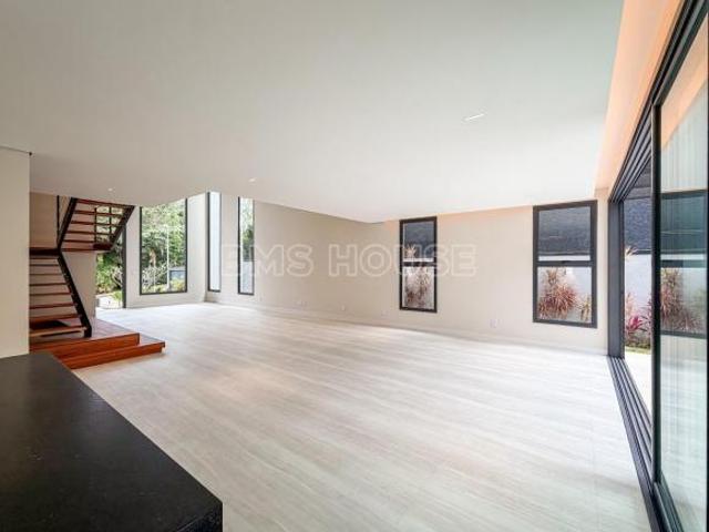 Casa para Venda em Cotia, Granja Viana, 4 dormitórios, 4 suítes, 5 banheiros, 4 vagas