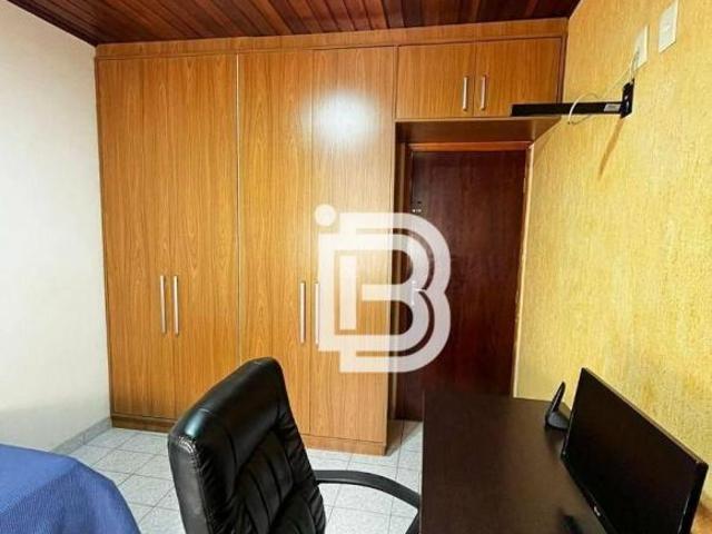 Casa para venda em Colônia de 260.00m² com 2 Quartos e 4 Garagens