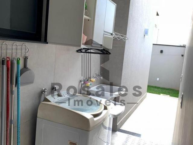 Casa para venda em Condomínio La Dolce Vita de 216.00m² com 3 Quartos, 1 Suite e 2 Garagens