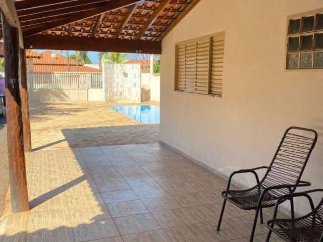 Casa para venda em Condomínio Lago Azul 2 de 214.00m² com 3 Quartos, 1 Suite e 5 Garagens