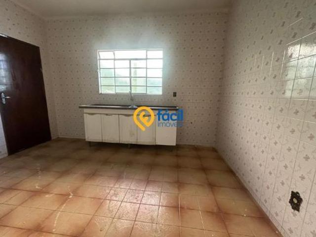 Casa para venda em Conjunto Habitacional José Guzzo de 200.00m² com 3 Quartos e 4 Garagens