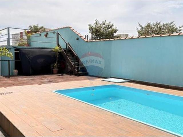 Casa para venda em Costa Azul I de 360.00m² com 3 Quartos, 3 Suites e 3 Garagens