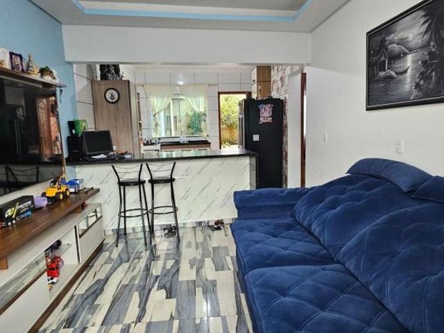 Casa para venda em Costeira de 192.00m² com 1 Quarto, 1 Suite e 3 Garagens
