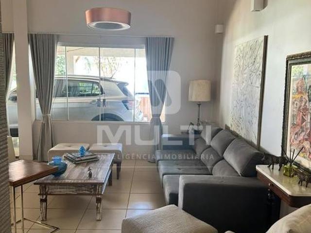 Casa para venda em Cazeca, Uberlândia