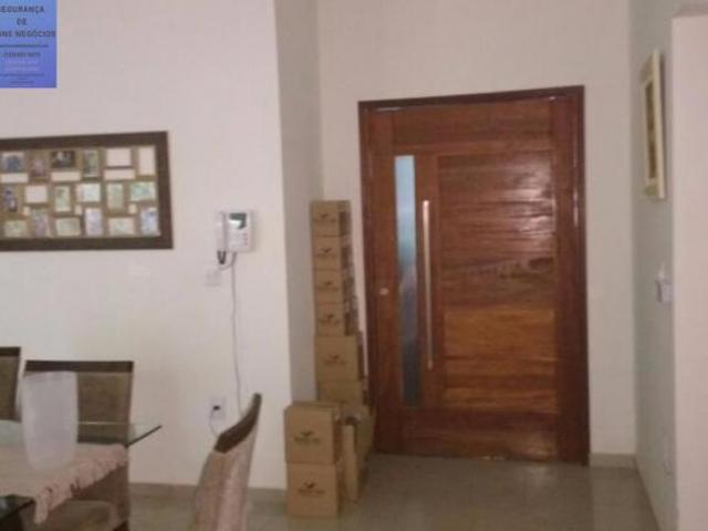 Casa para Venda em Cachoeira Paulista, Margem Esquerda, 3 dormitórios, 1 suíte, 2 banheiros