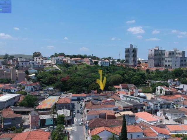 Casa para Venda em Cachoeira Paulista, Centro, 4 dormitórios, 2 banheiros, 2 vagas