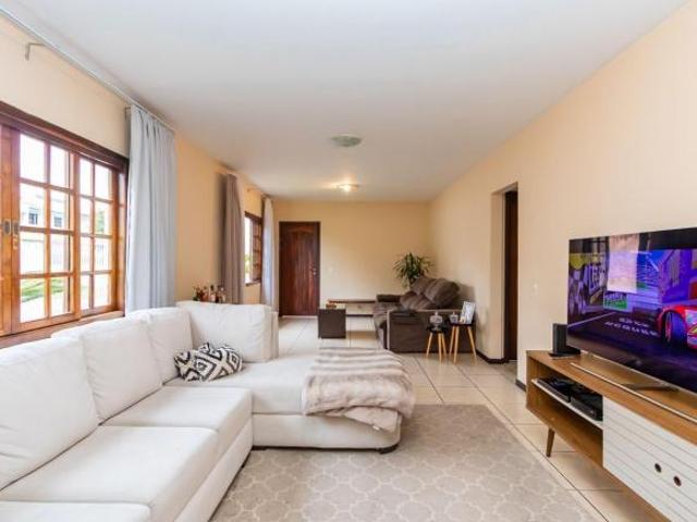 Casa para venda em Cajuru de 262.79m² com 5 Quartos, 1 Suite e 4 Garagens