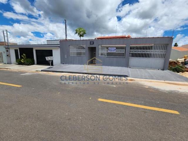 Casa para Venda em Caldas Novas, Estância Itaguaí, 5 dormitórios, 1 suíte, 2 banheiros, 4 vagas