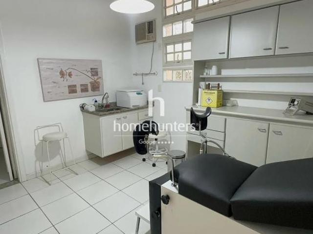 Casa para venda em Cambuí de 299.97m² com 1 Quarto e 5 Garagens
