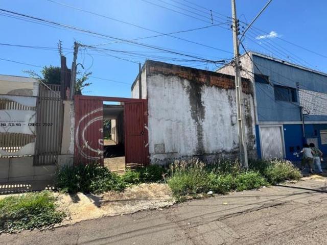 Casa para Venda em Campo Grande, Amambaí, 3 dormitórios, 1 suíte, 1 banheiro