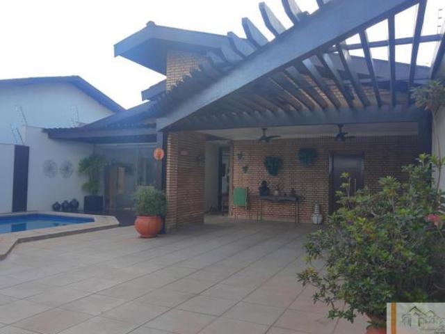 Casa para Venda em Campo Grande, Jardim Mansur, 4 dormitórios, 2 suítes, 5 banheiros, 4 vagas