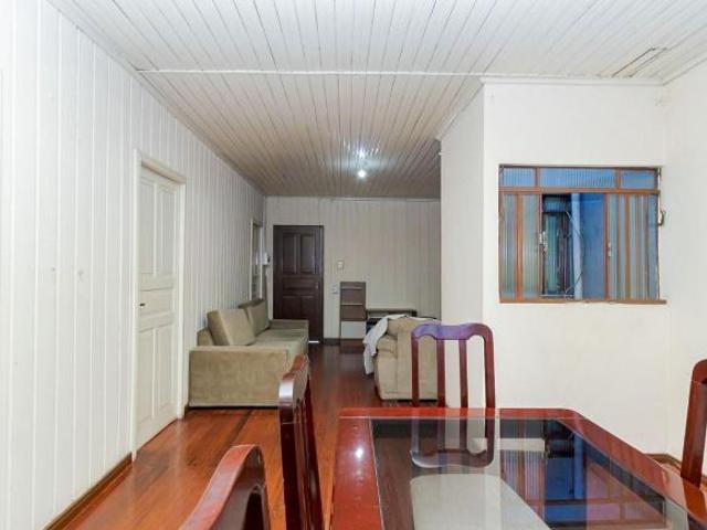 Casa para venda em Capão Raso de 108.00m² com 3 Quartos e 4 Garagens
