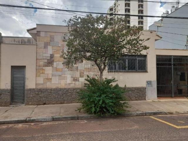 Casa para venda em Carmo de 165.00m² com 3 Quartos, 1 Suite e 2 Garagens
