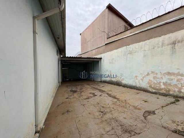 Casa para venda em Castelinho de 102.00m² com 2 Quartos e 4 Garagens