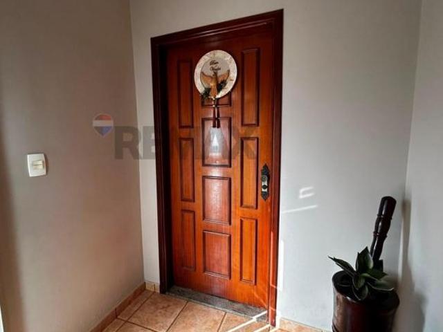 Casa para venda em Castelo de 3130.00m² com 5 Quartos, 1 Suite e 5 Garagens
