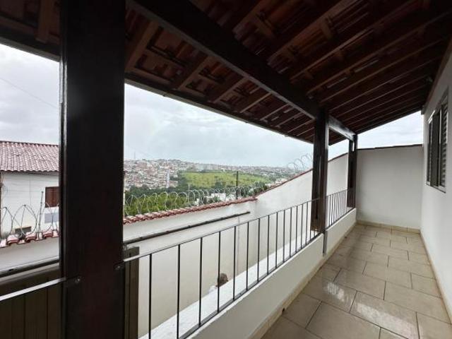 Casa para venda em Centro, Nepomuceno