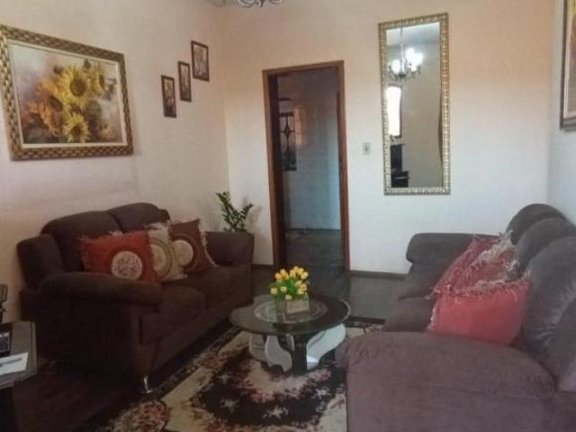 Casa para venda em Centro, Nepomuceno
