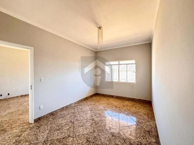 Casa para venda em Centro, Alfenas