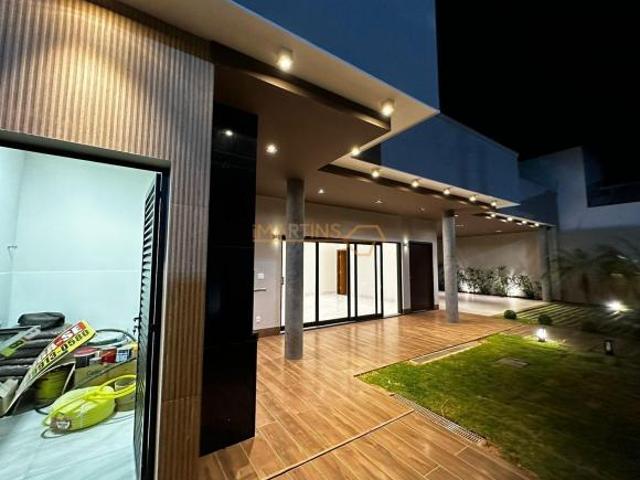 Casa para venda em Centro, Araguari