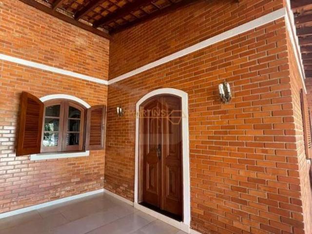 Casa para venda em Centro, Araguari