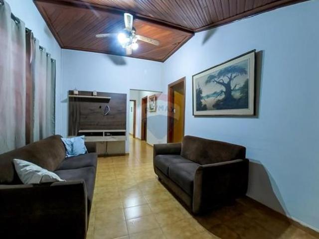 Casa para venda em Centro de 143.87m² com 3 Quartos