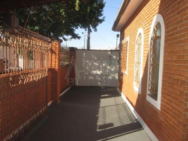 Casa para venda em Centro de 152.00m² com 3 Quartos e 3 Garagens