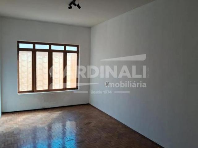 Casa para venda em Centro de 158.00m² com 3 Quartos e 2 Garagens