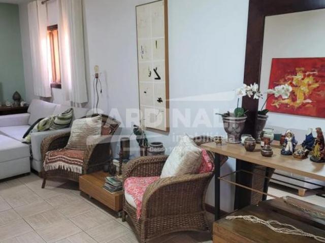 Casa para venda em Centro de 174.00m² com 3 Quartos, 1 Suite e 2 Garagens