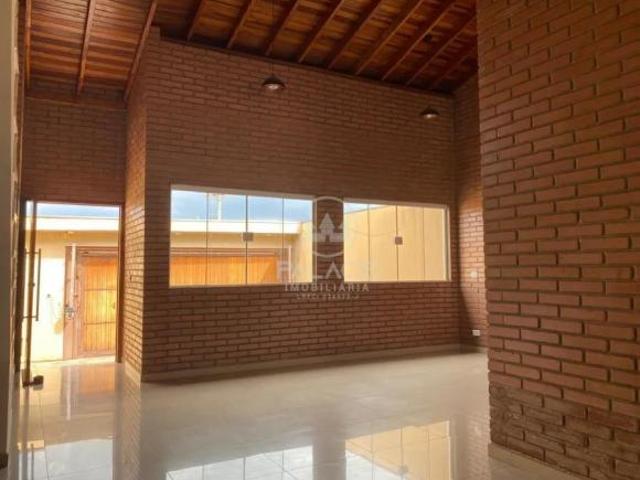 Casa para venda em Centro de 180.00m² com 3 Quartos, 2 Suites e 2 Garagens
