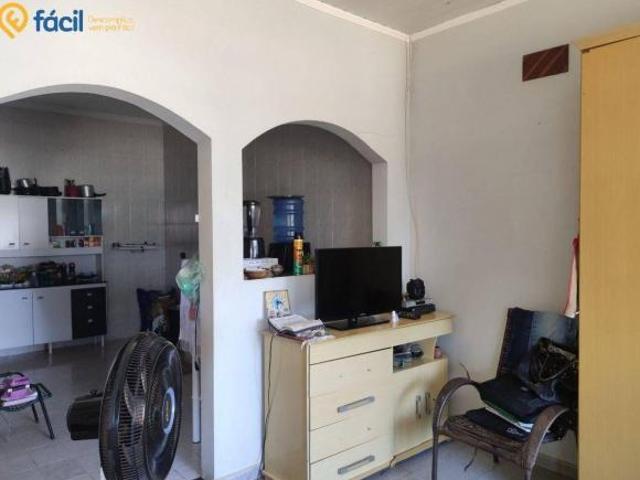 Casa para venda em Centro de 106.71m² com 2 Quartos e 12 Garagens