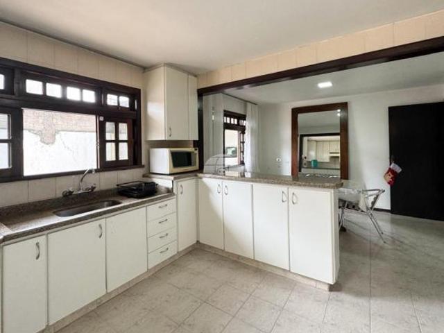 Casa para venda em Centro de 118.00m² com 3 Quartos e 2 Garagens