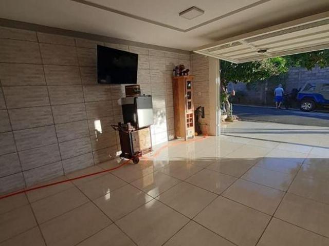 Casa para venda em Centro de 120000.00m² com 3 Quartos, 1 Suite e 2 Garagens