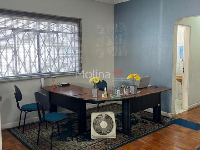 Casa para venda em Centro de 265.00m² com 4 Quartos