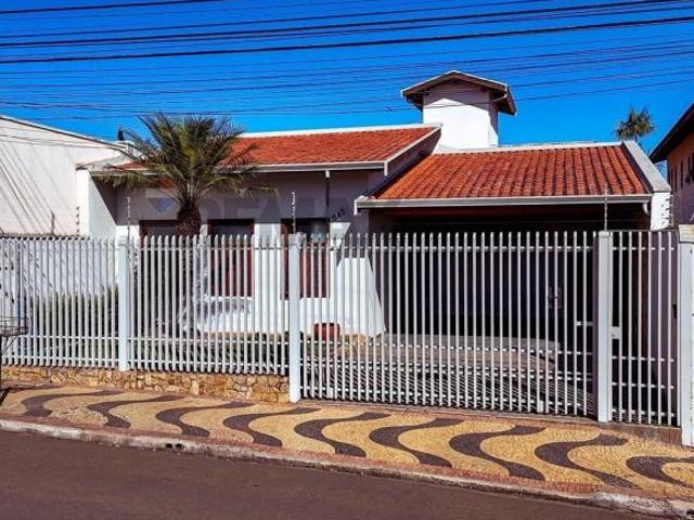 Casa para venda em Centro de 283.00m² com 6 Quartos, 2 Suites e 2 Garagens