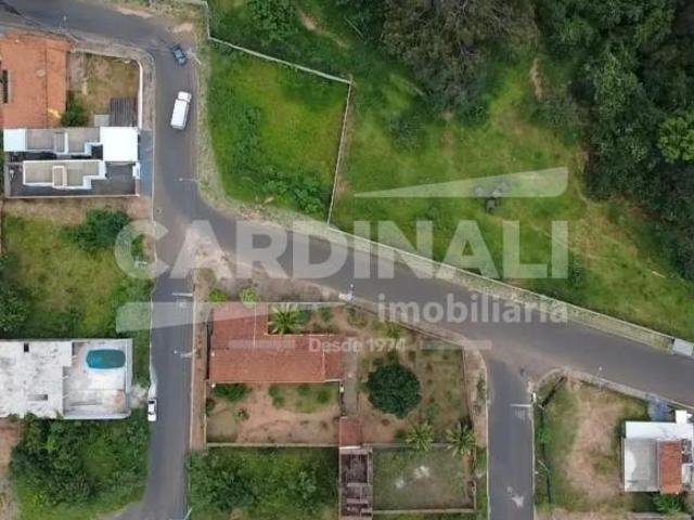 Casa para venda em Centro de 220.00m² com 2 Quartos e 2 Garagens