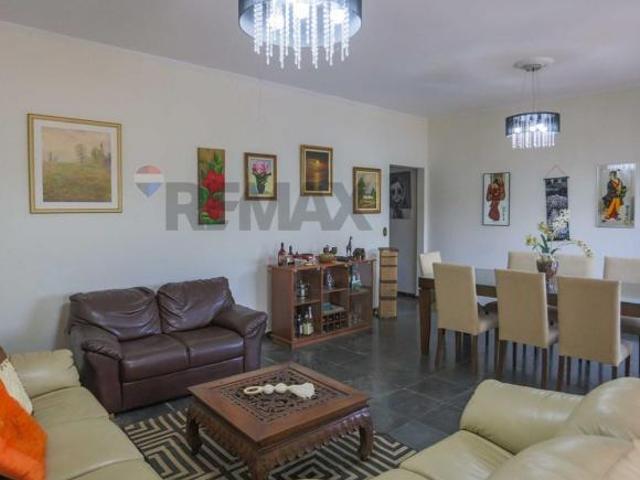Casa para venda em Centro de 340.05m² com 3 Quartos, 1 Suite e 2 Garagens