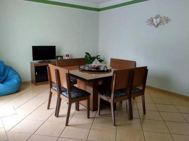 Casa para venda em Centro de 360.00m² com 3 Quartos, 1 Suite e 4 Garagens