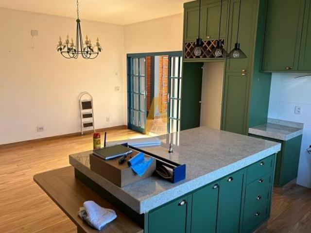 Casa para venda em Centro de 306.00m² com 4 Quartos, 1 Suite e 2 Garagens