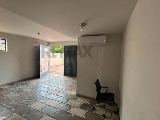 Casa para venda em Centro de 530.95m² com 3 Quartos, 1 Suite e 4 Garagens