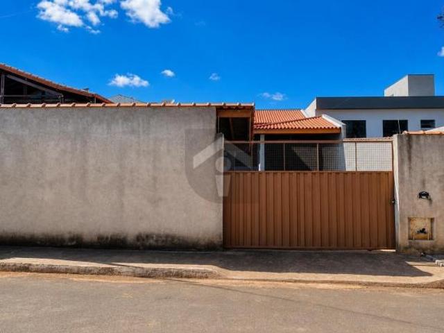 Casa para venda em Centro, Fama